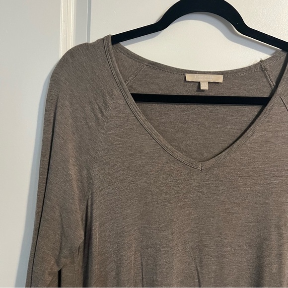 Joan Vass Women's V-Neck Asymmetrical Top - Picture 4 of 12